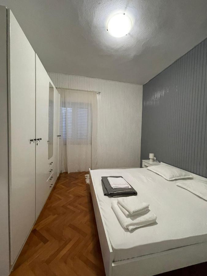 Holiday House Fila Turanj Exterior photo